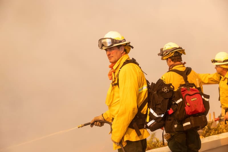 Progress in LA Fire Fight as Strong Winds Subside and Containment Grows