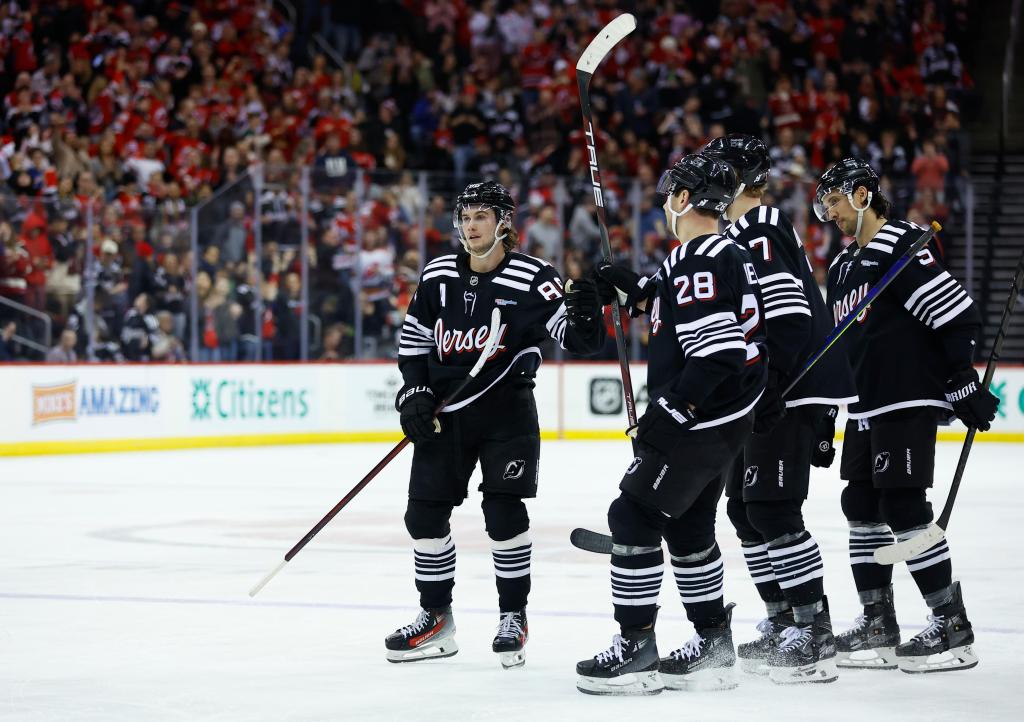 Noesen’s Overtime Goal Secures Devils’ 3-2 Win Over Lightning