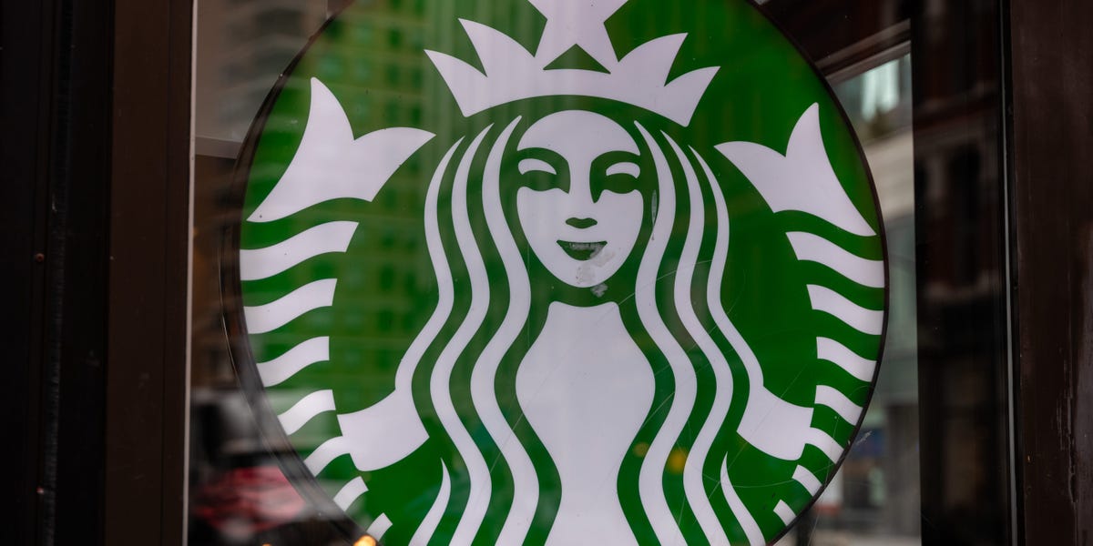 Starbucks Offers Free Refills to All In-Store Customers Starting Soon